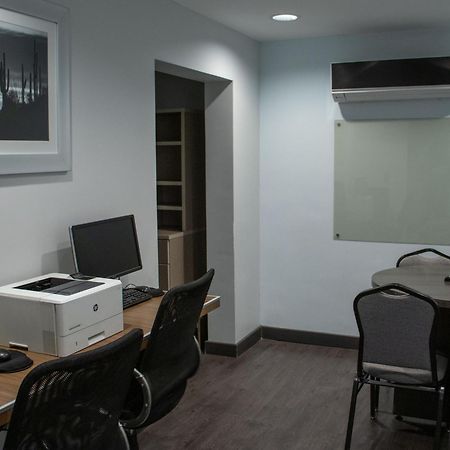 Hotel Araiza San Luis R.C. Сан-Луис-Рио-Колорадо Экстерьер фото